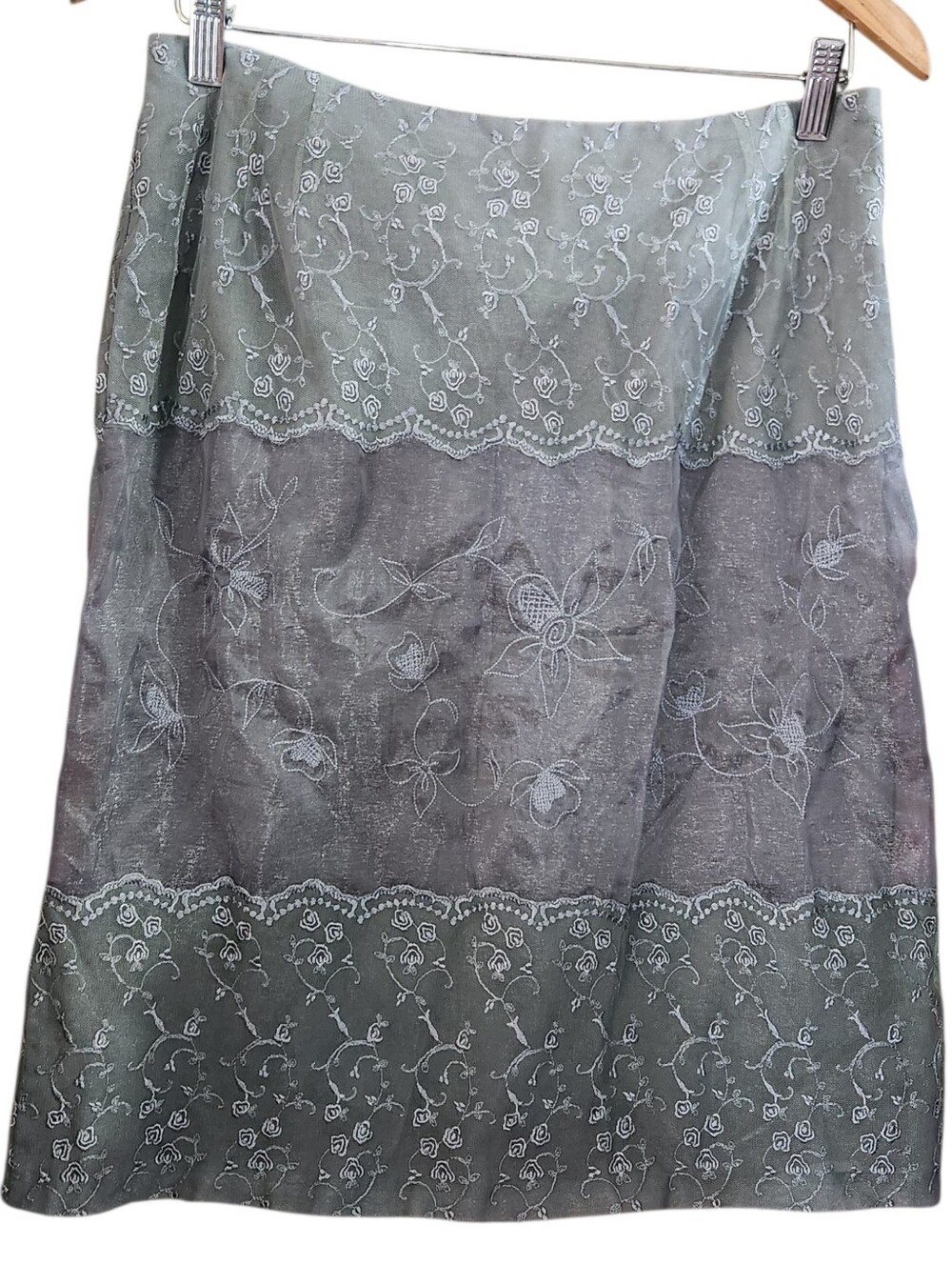 Maxou Paris Shimmering Floral Lace Embroidered Straight Skirt